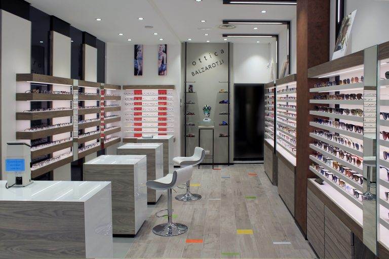 Arredamenti per negozi di ottica