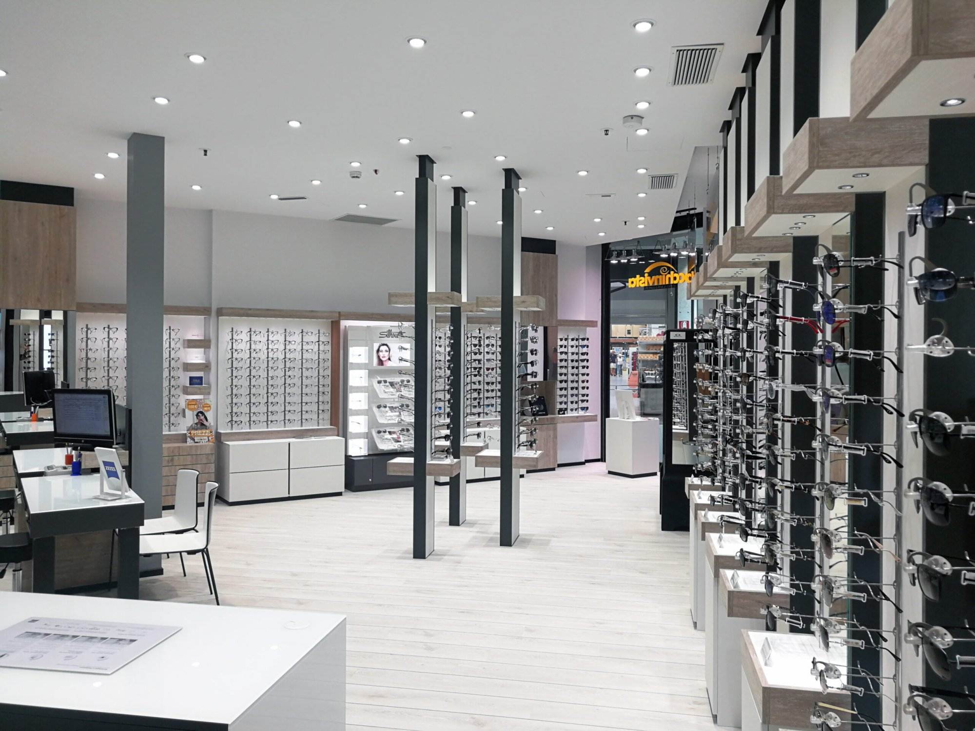 Arredamenti per negozi di ottica
